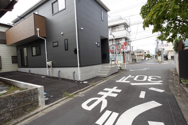 川越市神明町戸建貸家の駐車場