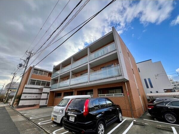 鶴羽之彩の駐車場