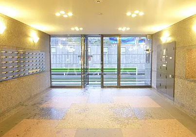 ルーブル東蒲田六番館のエントランス