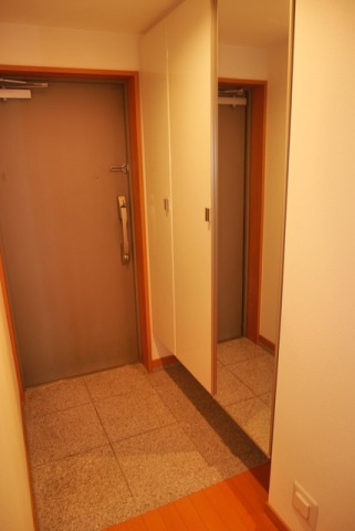 パークヒルズ門田屋敷の玄関