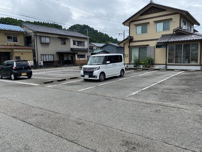 ラポール　Ａの駐車場