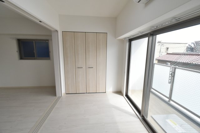 西宮市鳴尾町５丁目の賃貸マンションの居間・リビング
