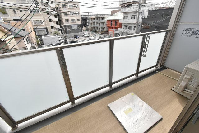 西宮市鳴尾町５丁目の賃貸マンションのバルコニー