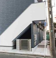 市川市南八幡２丁目のアパートのエントランス