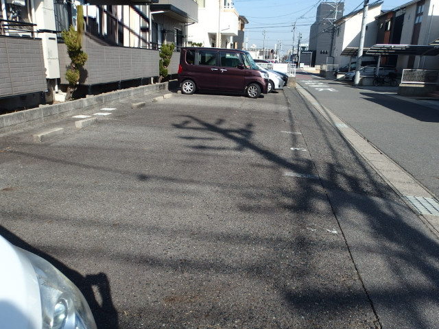 フレマリール森崎の駐車場