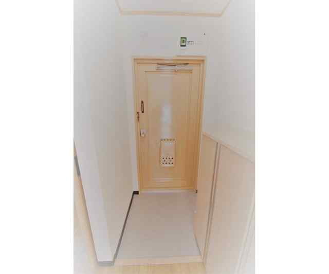 狛江市駒井町２丁目の賃貸マンションの玄関