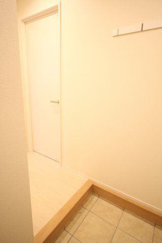 本駒込ウエストの玄関|※別室参考写真です。