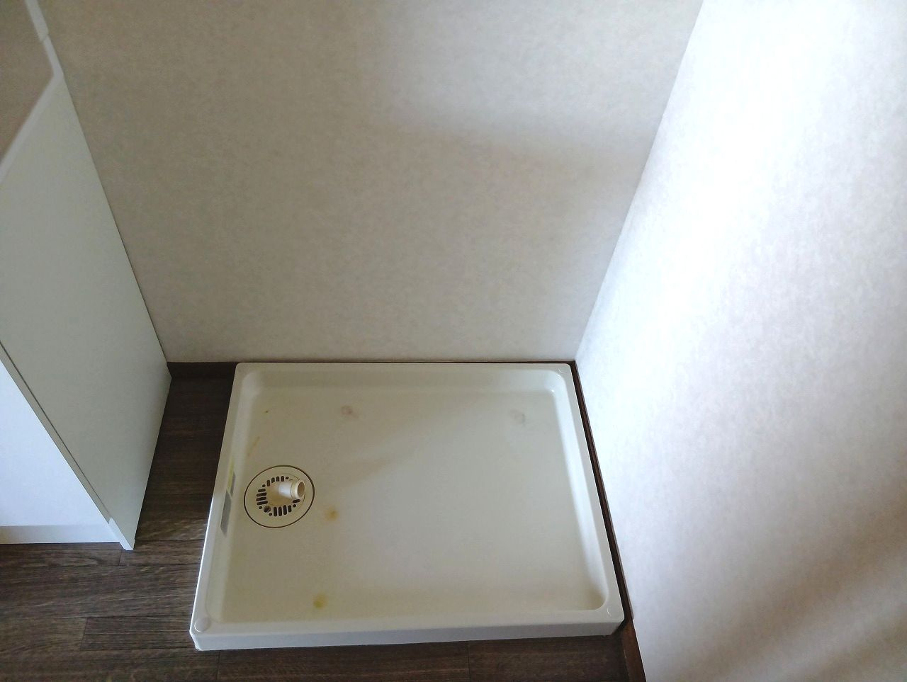 コートクレソン18の洗面所|明るい洗面所です