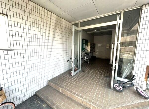 ＣＨ赤坪のエントランス