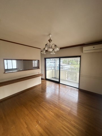 あたご戸建の居間・リビング
