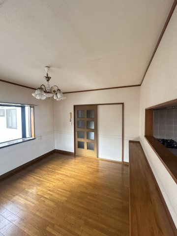 あたご戸建の居間・リビング