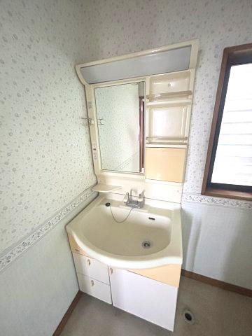 あたご戸建の洗面所