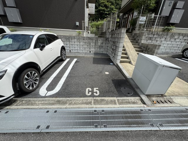 アインス C棟の駐車場|駐車場