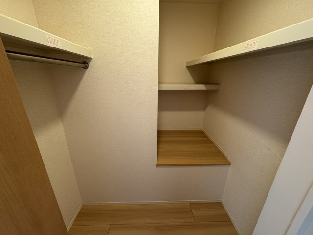 アインス C棟の収納|ウォークインクローゼット
