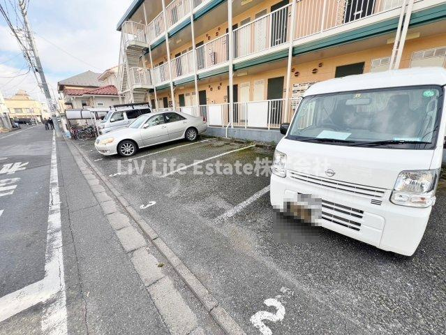 ヴィラ武蔵野の駐車場
