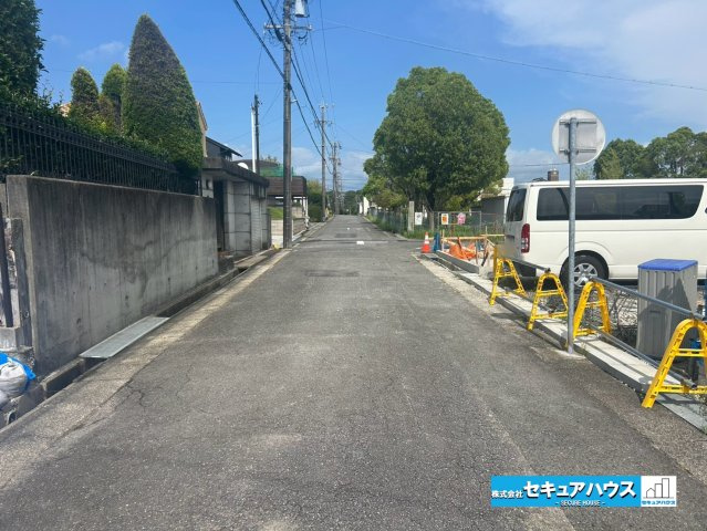 【同施工物件ご案内可能】豊明市二村台　全3棟の前面道路含む現地写真|【北西側道路（1.2号棟側前面道路）】
■株式会社　セキュアハウス　豊明店■
住宅ローンに強く、知識、経験豊富なスタッフ在籍
お客様に寄り添い、ご成約後もサポート致します。　　　　　　　　　　　　　　