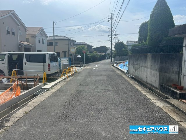 【同施工物件ご案内可能】豊明市二村台　全3棟の前面道路含む現地写真|【北西側道路（1.2号棟側前面道路）】
■株式会社　セキュアハウス　豊明店■
住宅ローンに強く、知識、経験豊富なスタッフ在籍
お客様に寄り添い、ご成約後もサポート致します。　　　　　　　　　　　　　　