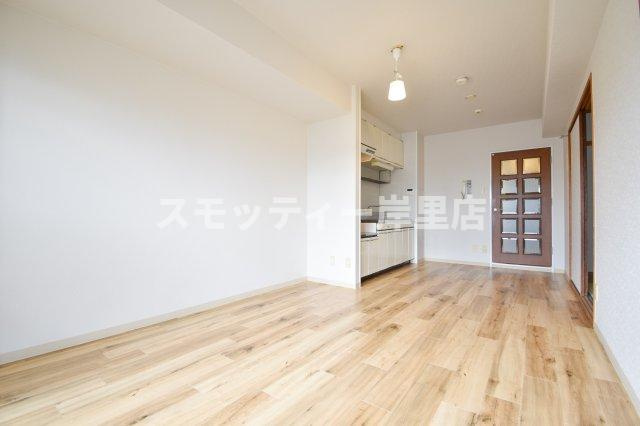 シャルマンハイツ住之江の居間・リビング