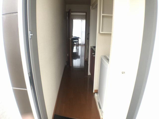 レオパレスパーシモンの玄関