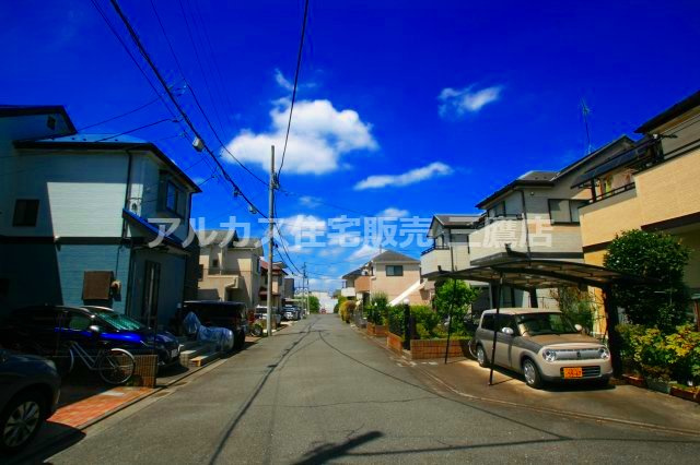 東久留米市前沢3丁目 西武新宿線 花小金井駅 中古戸建の前面道路含む現地写真