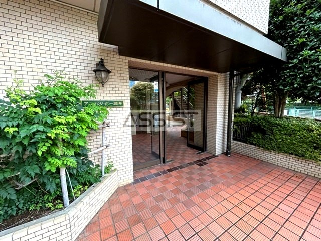 アンバサダー調布のエントランス