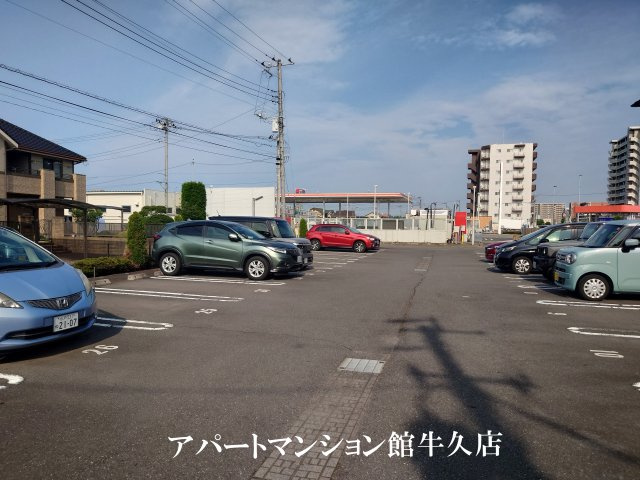 グランファミーユの駐車場