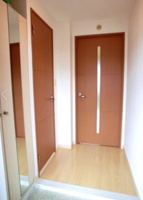 【玄関】 | ビューラー野多目  | ※同マンション別室の参考写真です
