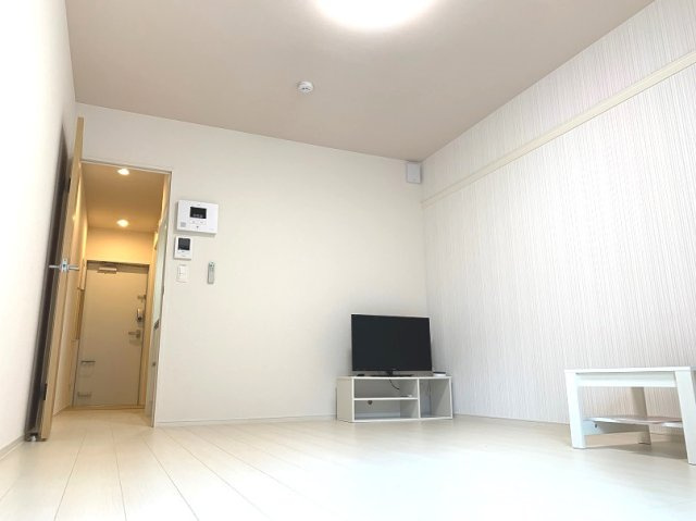 クレイノゾーンウイングサードの居間・リビング|【居間】家具家電付きでお金をかけずに新生活をスタート