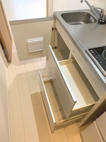 クレイノゾーンウイングサードのキッチン|【収納】キッチン下収納