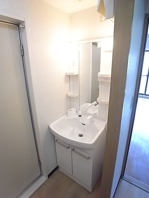 マーガレットハイツ（南塚口町3丁目）の洗面所