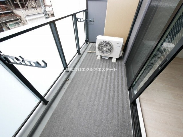 Marks昭和町のバルコニー