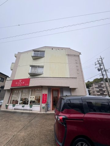 かつやビルの外観