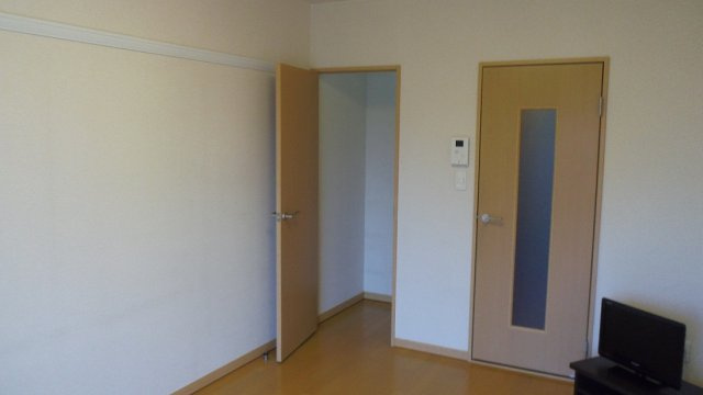 レオパレスかわせみの内装|収納スペース