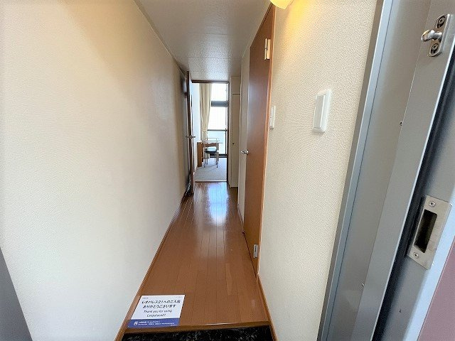 レオパレスルークの玄関