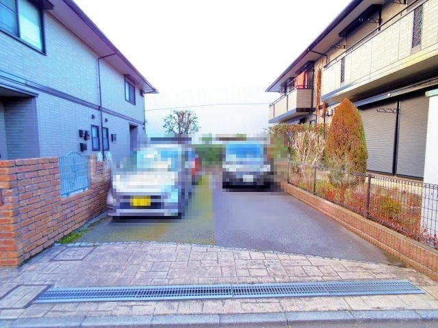 シェラ・エトワールGの駐車場