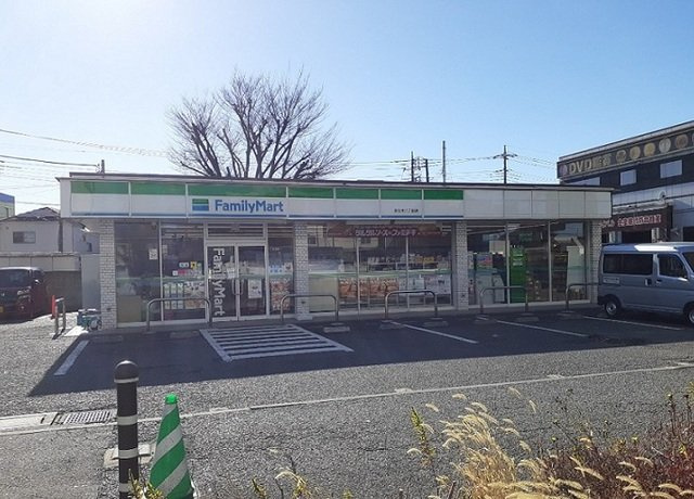 イリーデ　ＫＴの周辺|ファミリーマート美女木8丁目店まで800m