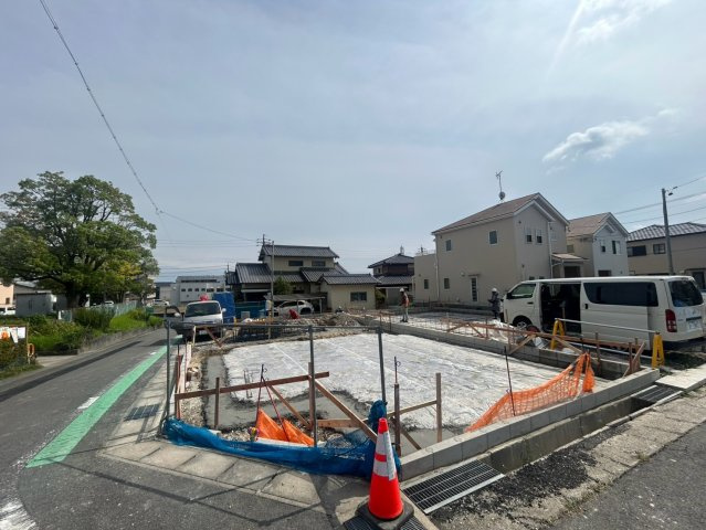 【同施工物件ご案内可能】豊明市二村台　全3棟の外観|【2号棟外観】
■株式会社　セキュアハウス　豊明店■
住宅ローンに強く、知識、経験豊富なスタッフ在籍
お客様に寄り添い、ご成約後もサポート致します。　　　　　　　　　　　　　　　　　　　　　　　　　　