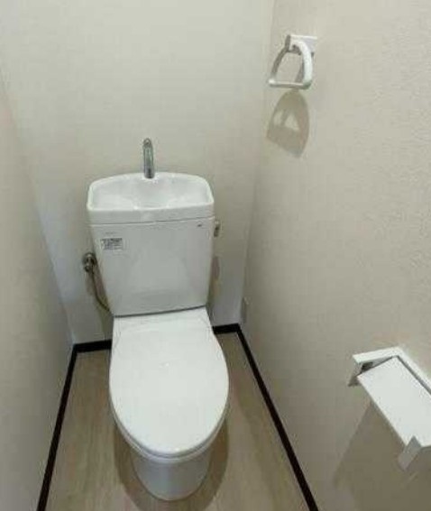 横浜市青葉区市ケ尾町の賃貸マンションのトイレ
