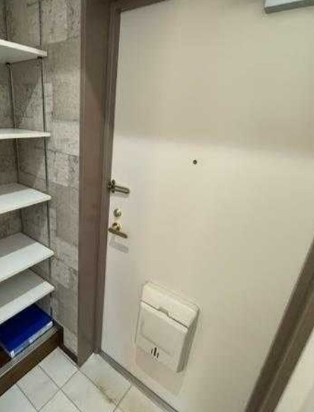 横浜市青葉区市ケ尾町の賃貸マンションの玄関