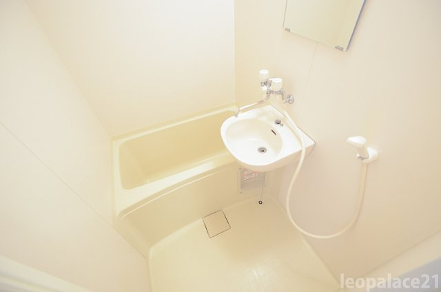 レオパレスあけぼのの浴室|備品や設備仕様は号室等により異なります現地をご確認下さい。