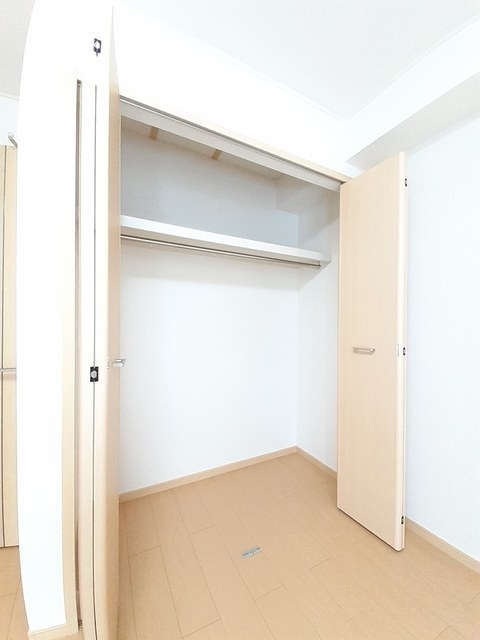 コスモクロアＢの収納|クローゼット