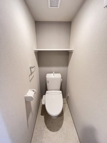大阪市都島区内代町１丁目の賃貸マンションのトイレ