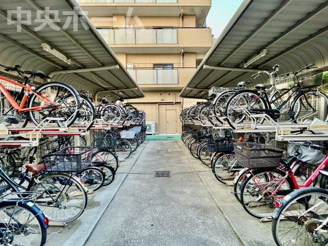 東京アルバタワーの駐輪場|【自転車置き場】最新の空き状況や費用などの詳細は担当スタッフまでお問い合わせください。