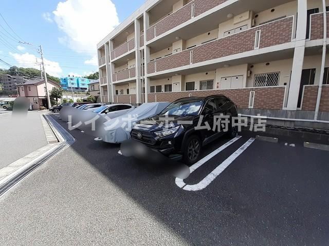 サンリット　グローヴの駐車場