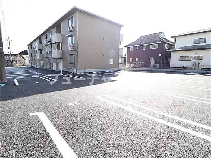 アンジュの駐車場