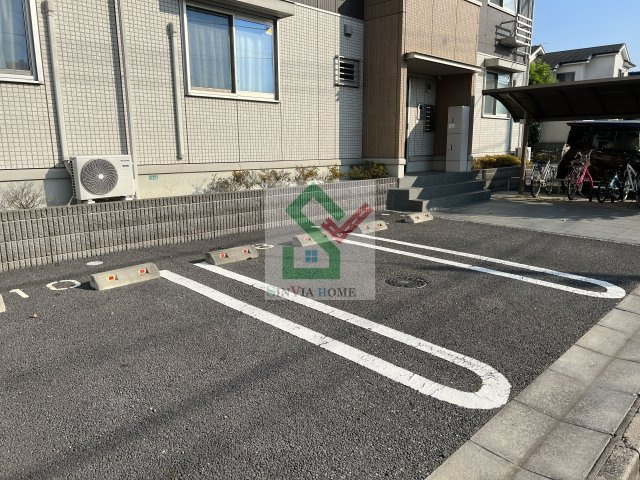 フローラの駐車場