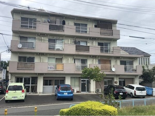 赤坪公園マンションの外観