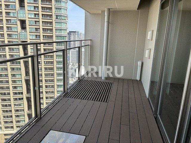 グラングリーン大阪　ＴＨＥ　ＮＯＲＴＨ　ＲＥＳＩＤＥＮＣＥのバルコニー