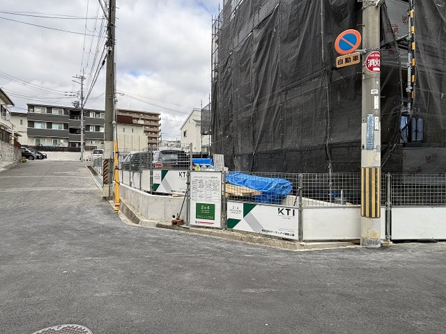 グローコートⅦの玄関