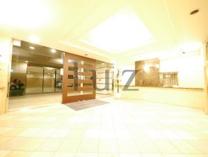 アデニウム新横浜のエントランス